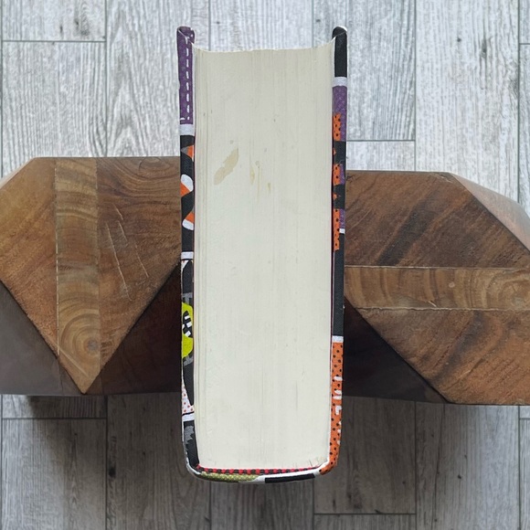 New Halloween Linen Wrapped Decorative Book Mummy Boo Hand-Wrapped Spooky Decor - Picture 6 of 7